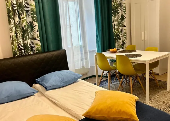 Vintage Senacka Apartment *